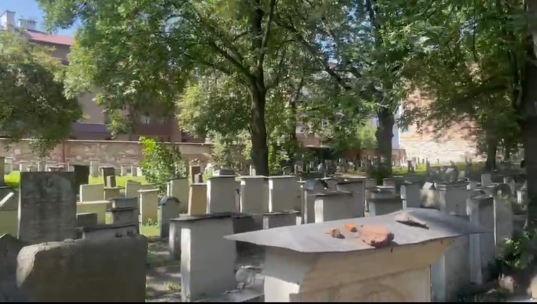 Grabsteine auf dem jüdischen Remuh-Friedhof in Krakau. Er liegt unmittelbar neben der Remuh-Synagoge.